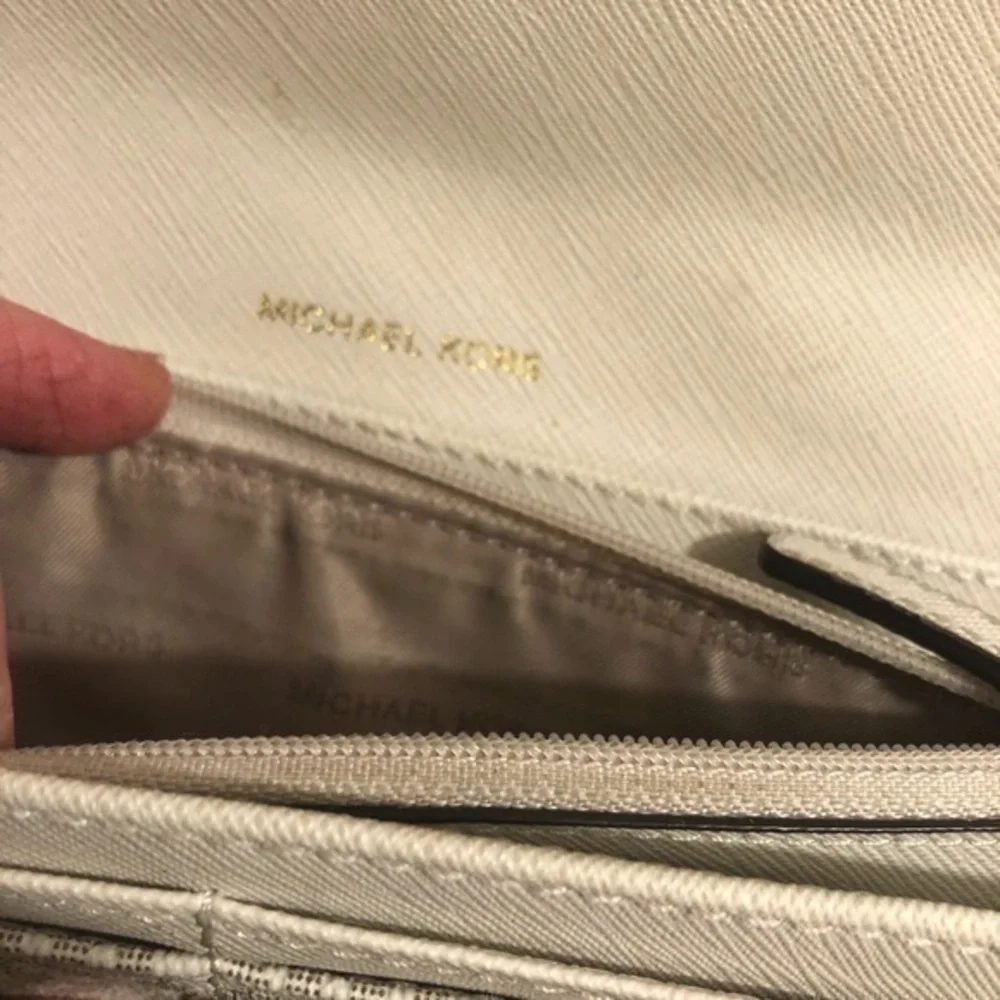Michael kors white gold tone signature mk wallet